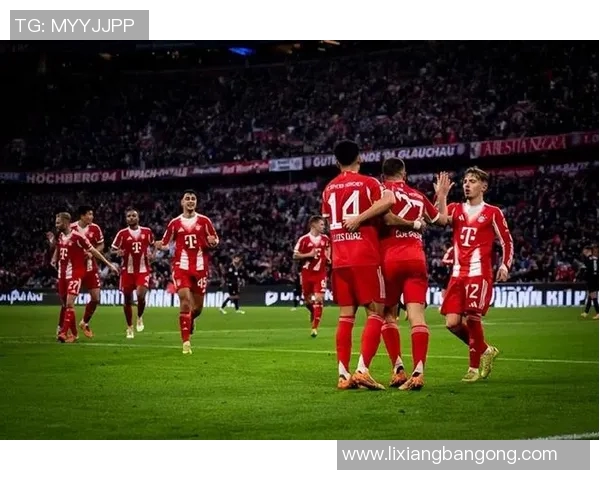 足坛最新动态：拜仁延续不败神话曼城绝杀对手巴萨与AC米兰双双登顶